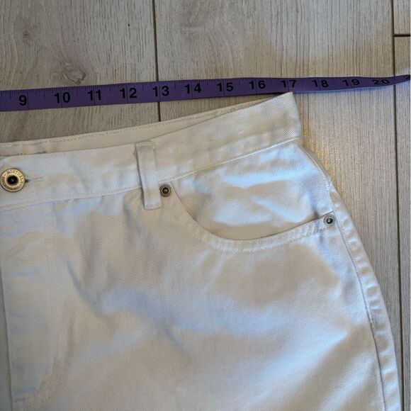 Vintage 90s Northern Reflections white denim shorts - Picture 5 of 8